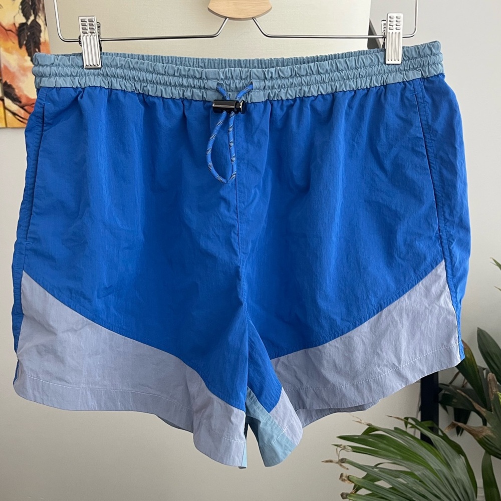 Lululemon Evergreen High-Rise Short - Picture 2 of 4